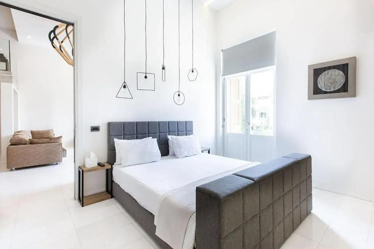 Bedroom 2, Canis Major, Attica