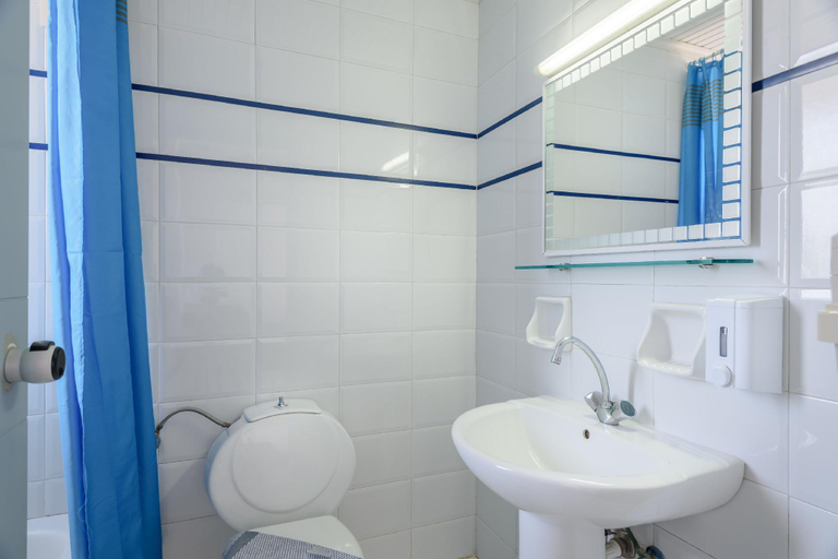 Bathroom 5, Kostakis Beach, Crete