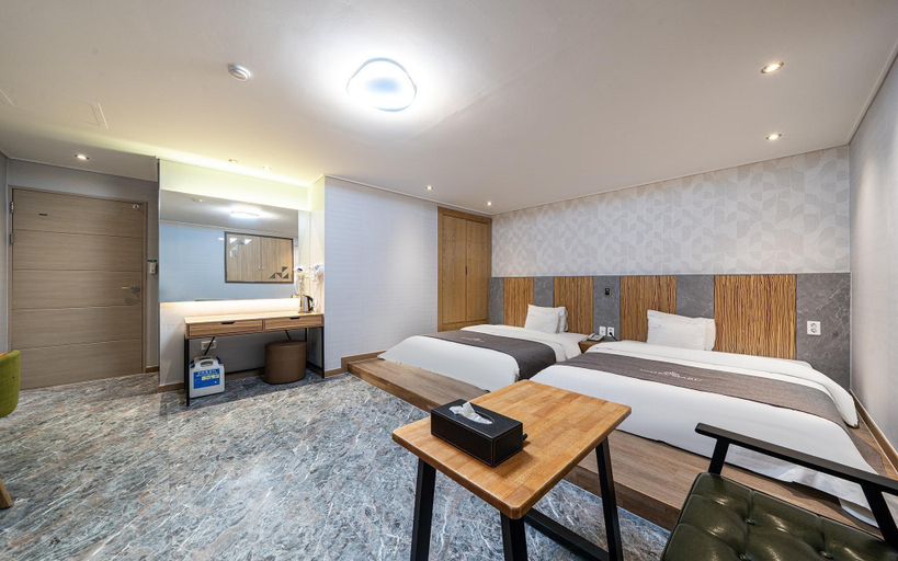 Bedroom 2, Wanju Maru Hotel, Wanju