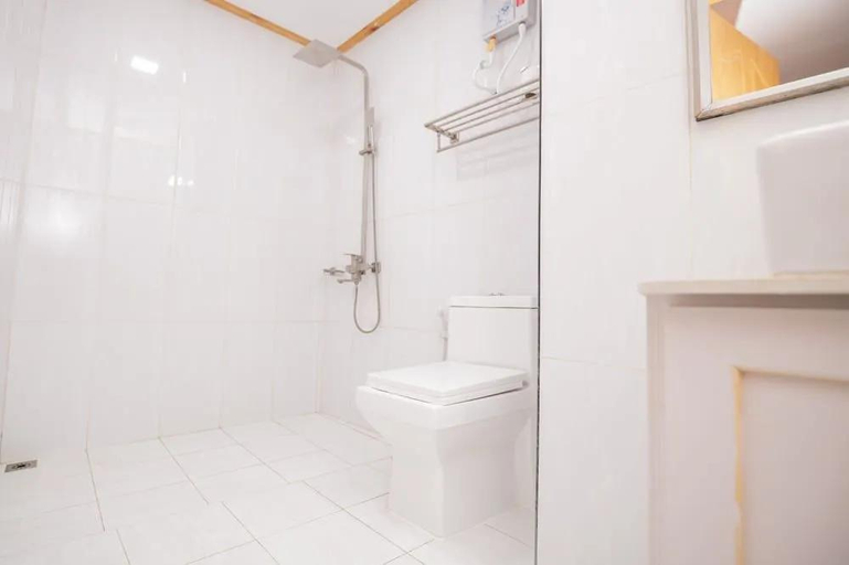 Bathroom, Gaafaru View Inn, Kaafu Atoll