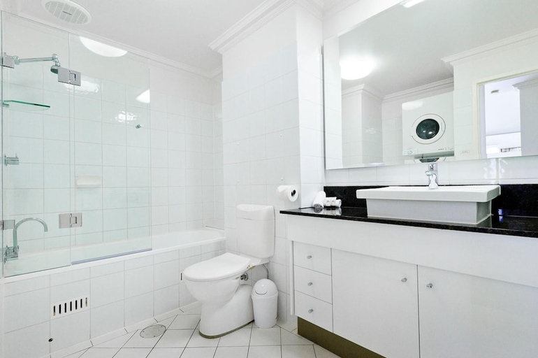 Bathroom 4, Majestic Old Lion Apartments, Adelaide