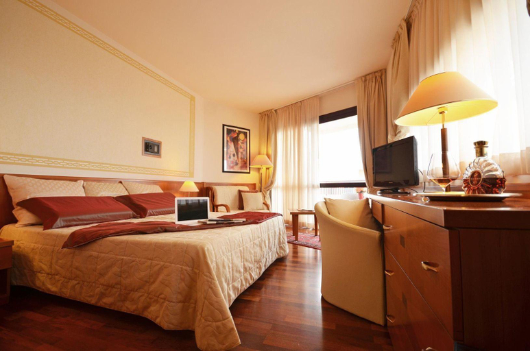 Bedroom 3, Savoy Beach Hotel & Thermal Spa, Venezia