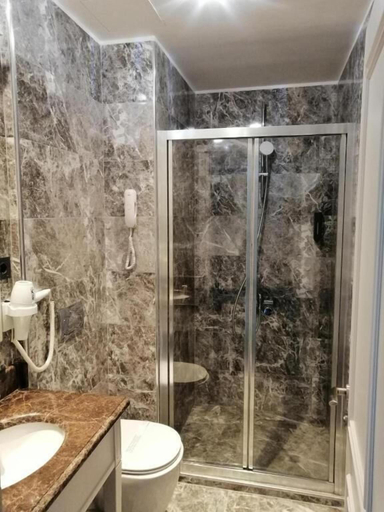 Bathroom 5, Opatija Hotel, Fatih