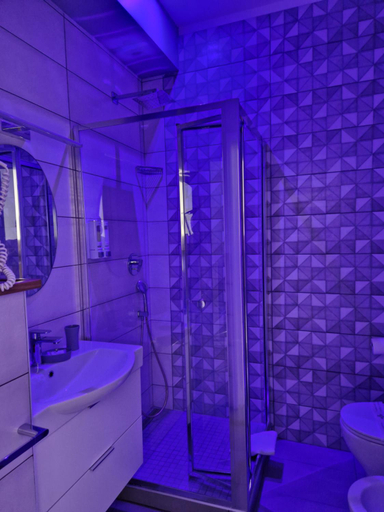 Bathroom 2, Il Mare di Roma Deluxe, Rome