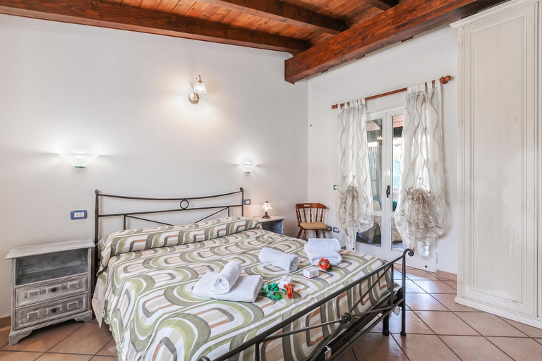 Room 4, Casa Rolè, Novara