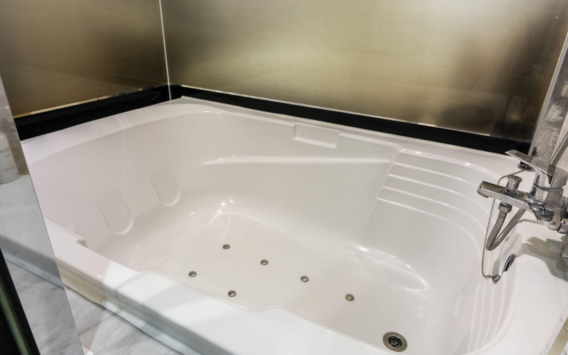 Bathroom 2, Busan Suyeong Hotel Smith, Suyeong