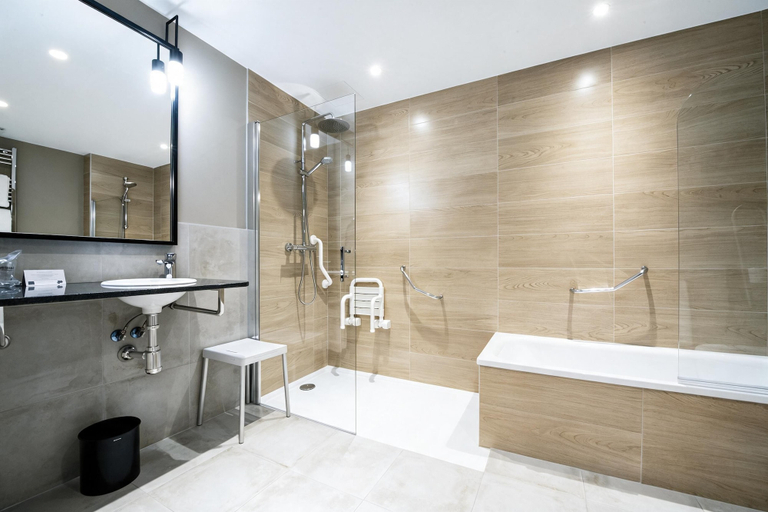 Bathroom 4, Hotel Avenida Coruña, A Coruña