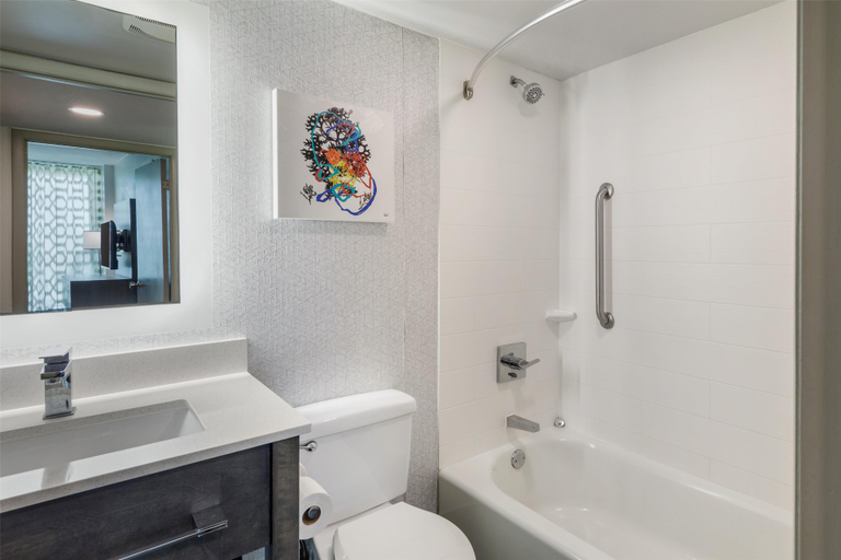 Bathroom 4, BEST WESTERN Daytona Inn Seabreeze, Volusia