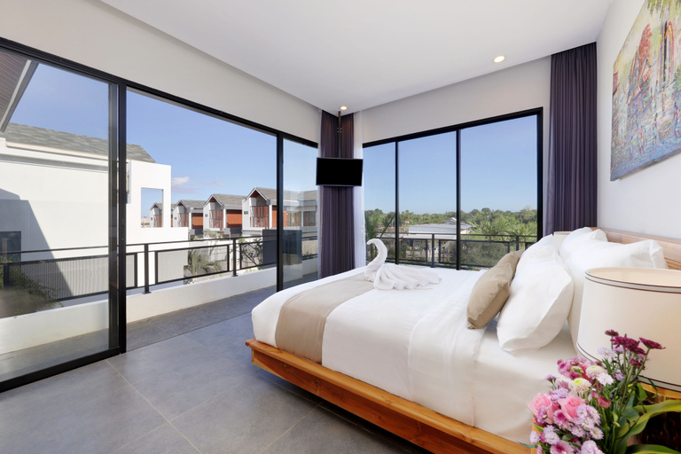 Room 5, Beachside Luxury 3BR A Tropis Style, Denpasar