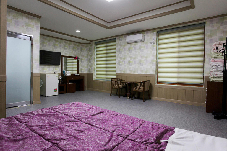 Bedroom 4, Boryeong (Daecheon) Coconut Motel, Boryeong