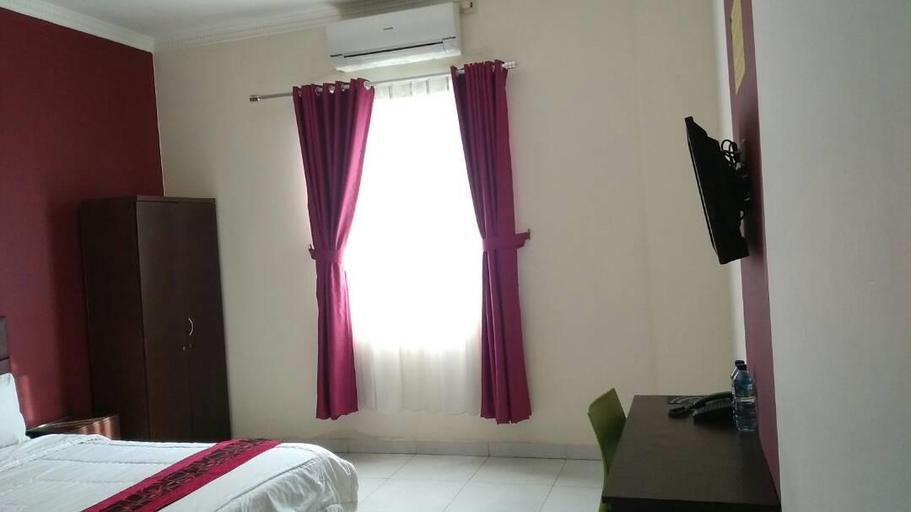 Bedroom 2, Charaka Hotel, Cianjur