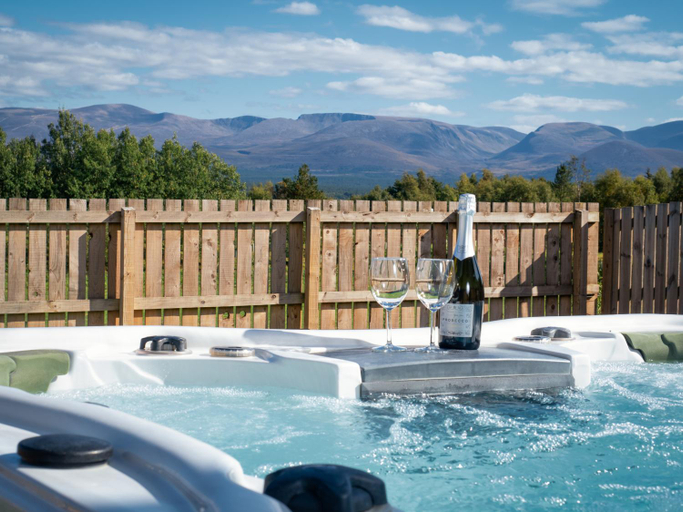 Sport & Beauty 2, Snowmass Lodge - hot tub in Aviemore, Highland
