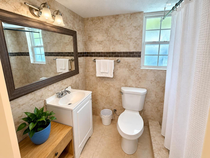 Bathroom 3, Studio 1 Motel - Daytona Beach, Volusia
