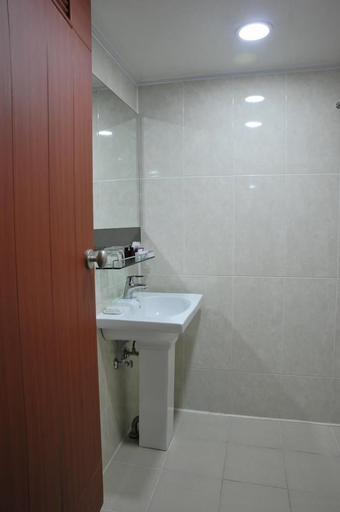Bathroom, Gwangju Palace Tourist Hotel, Buk