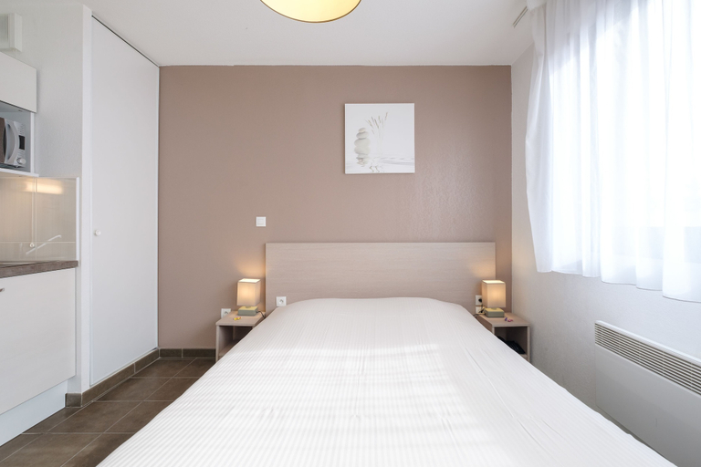 Bedroom 2, All Suites Appart Hotel Dunkerque, Nord