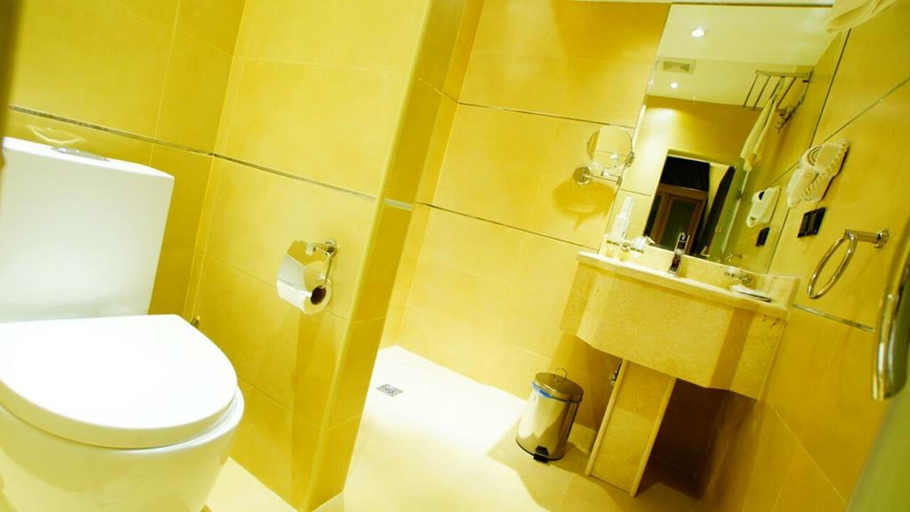 Bathroom 5, Al Muhaidb Residence Al Takhasossi 1 - Economic, Riyadh