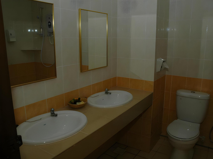 Bathroom, Formosa Garden Hotel, Malacca City