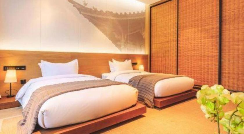 Bedroom 2, Erhai Lake Seclusion Life, Dali Bai