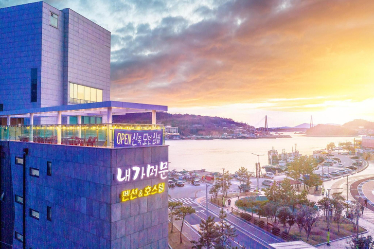 Exterior & Views, Yeosu Naegamumun Pension, Yeosu