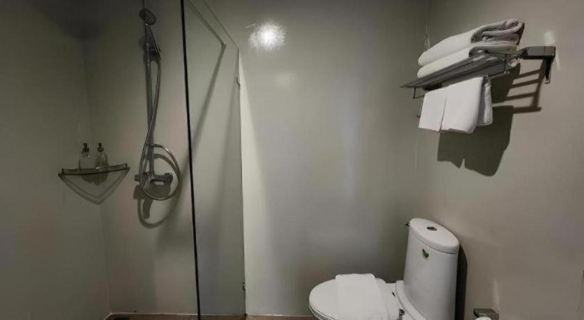 Bathroom 5, Eco Moment Beach Resort, Ban Laem