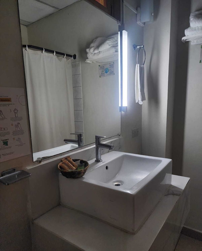 Bathroom, Hotel Mediterráneo Plaza, San Salvador