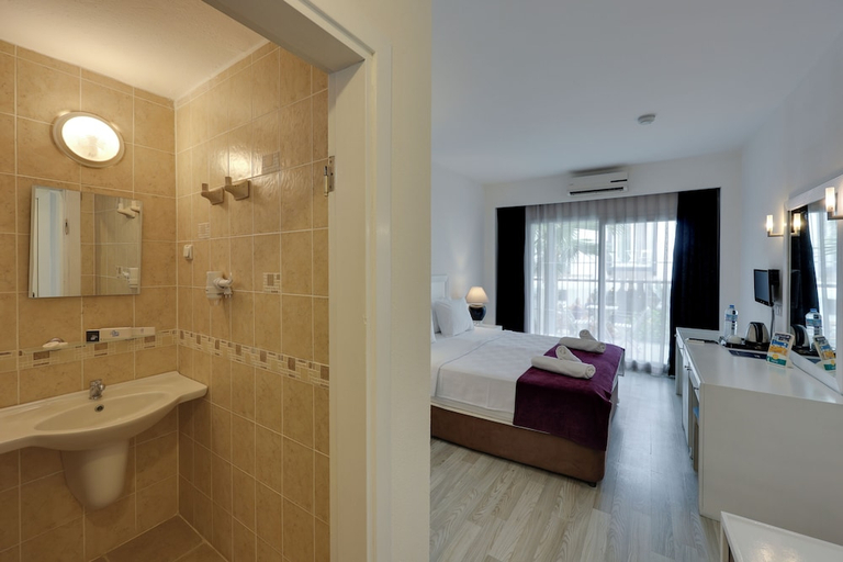 Bathroom 5, Charm Beach Hotel, Bodrum