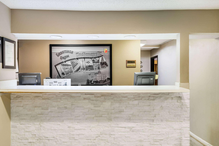 Public Area 2, Super 8 by Wyndham Indianapolis/NE/Castleton Area, Indianapolis
