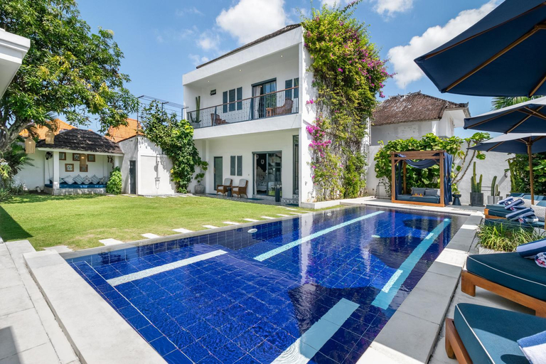 Sport & Beauty 2, Luxe 5 Bed, Sleeps 10, Butler, Walk to ShopsCafe, Badung