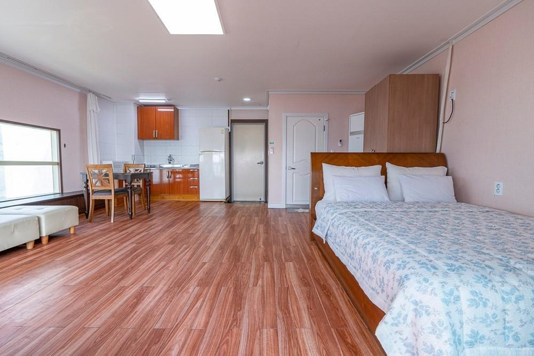 Bedroom 2, Yeonghungdo Haesong, Ongjin