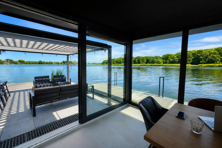 Balcony 4, Comfortable House on the Water With a Jacuzzi, Kamień