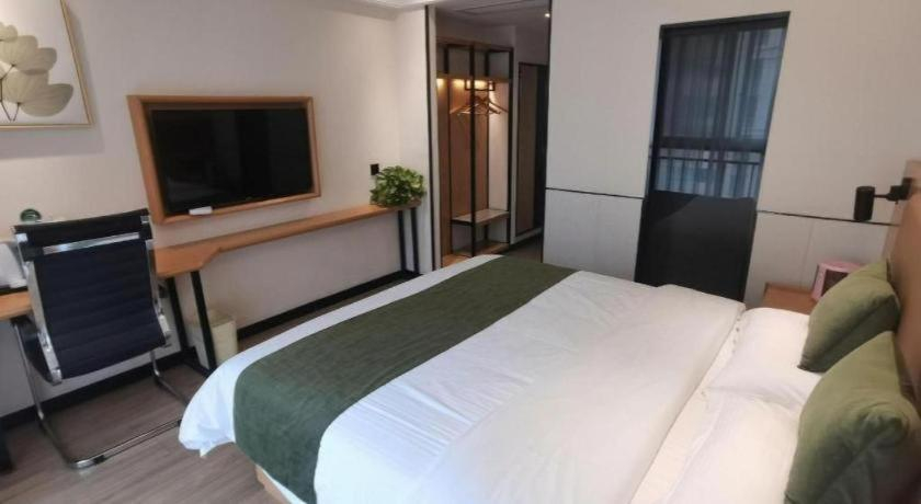 Bedroom 2, Green Tree Inn Fuyang Funan County Tianzhu Square, Fuyang