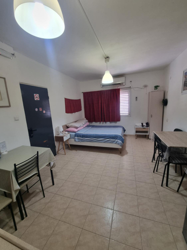 Bedroom, Nadia Hosting Dead Sea
