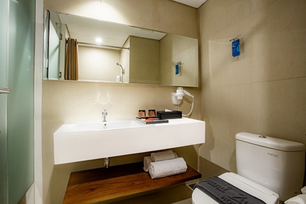 Bathroom 3, Grand Zuri Ketapang, Ketapang