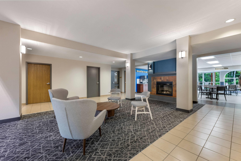 Public Area 2, Days Inn by Wyndham Thunder Bay North, Thunder Bay