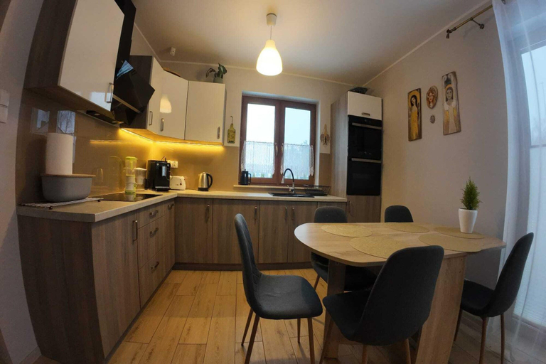 Private kitchen, Holiday Home, 4 Bedrooms, Private Garden, Słupsk