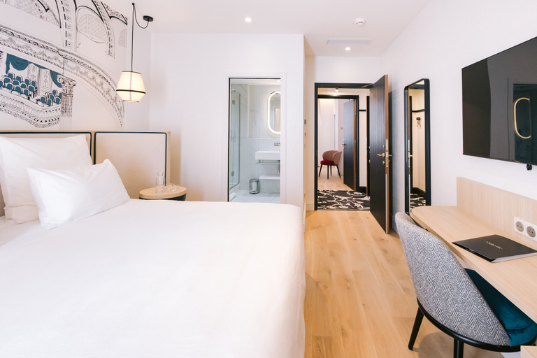 Bedroom 3, Hotel Majestic, Gironde