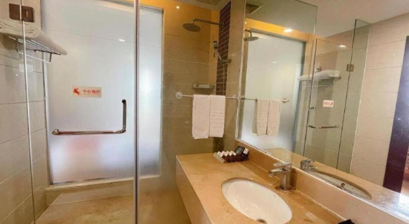 Bathroom, Sanya Yellow River Kyoto Hotel, Sanya