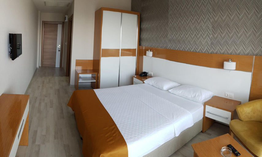 Bedroom 4, Hotel Santana, Edremit