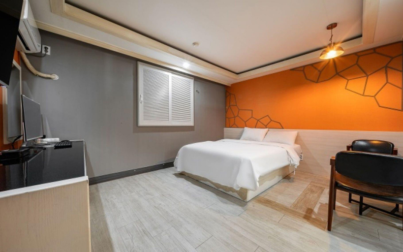 Bedroom 3, Suwon (Ingye-dong) BOX-ONE, Suwon