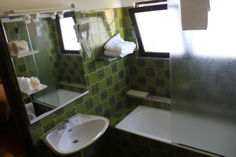 Bathroom 4, Villa Alcaide, Portimão