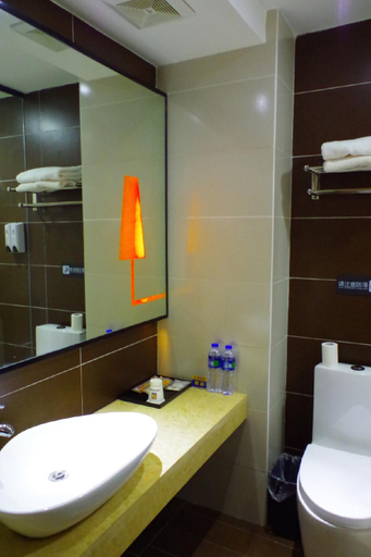 Bathroom, 7 Days Inn Dandong Fengcheng Center, Dandong