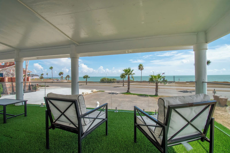 Terrace/patio 3, Ocean Drive Splendor Awaits, Nueces