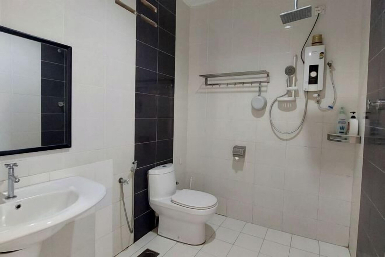 Bathroom 5, Nazrat Residence, Langkawi
