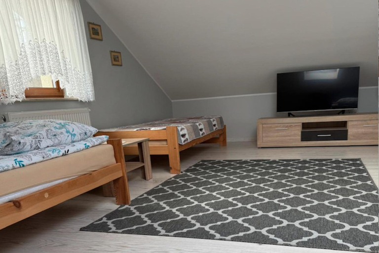 Room 3, Holiday Home, 4 Bedrooms, Private Garden, Słupsk