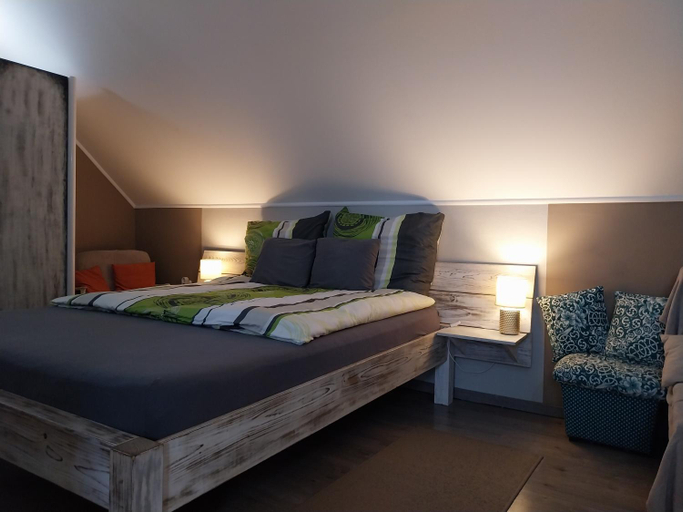 Bedroom 2, Kovacs Vendeghaz, Csepreg