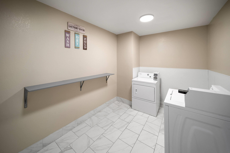 Bathroom, La Quinta Stafford, Fort Bend