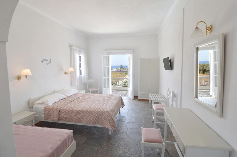 Bedroom 3, Nostos Studios, South Aegean