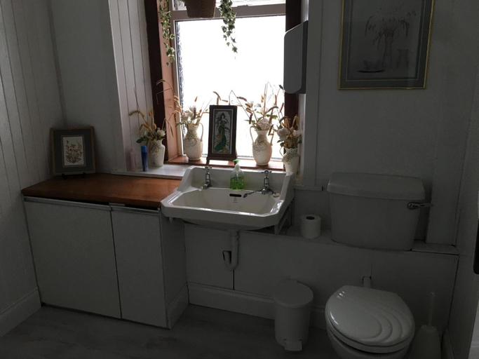 Bathroom 3, Garvault House, Highland