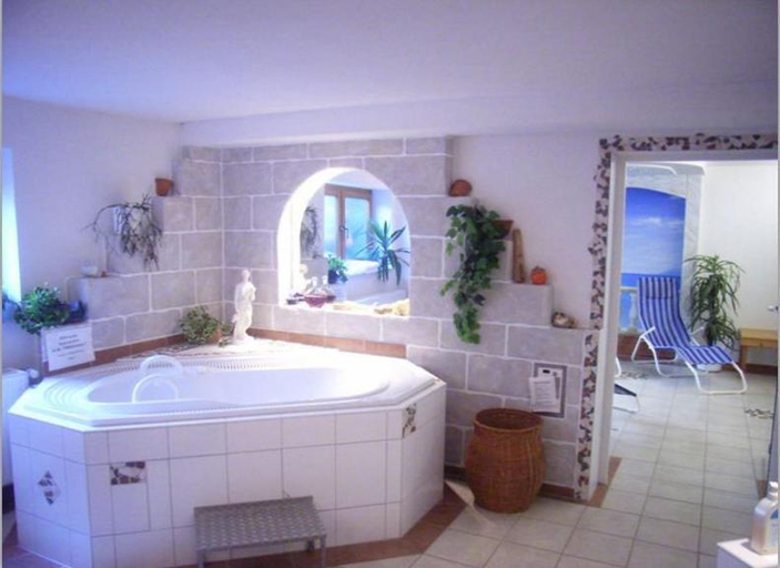 Bathroom, Landgasthof-Hotel-Rossle, Emmendingen