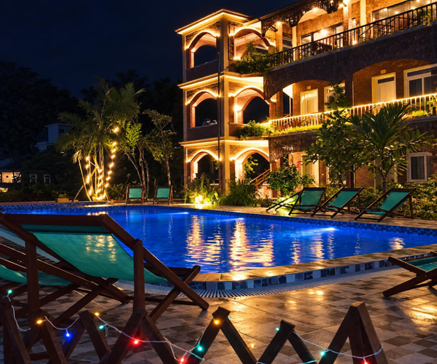 Exterior & Views